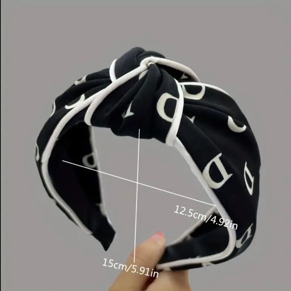 Head Band, Black & White Knotted Fashion Headband, NEW, Trending - Picture 3 of 4
